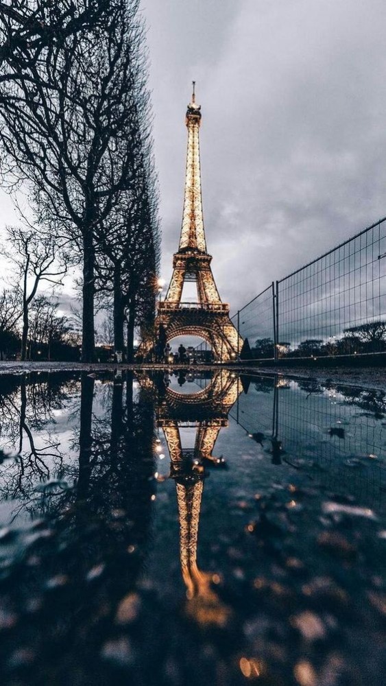 Eiffel Tower Mobile Phone Wallpaper Image 1
